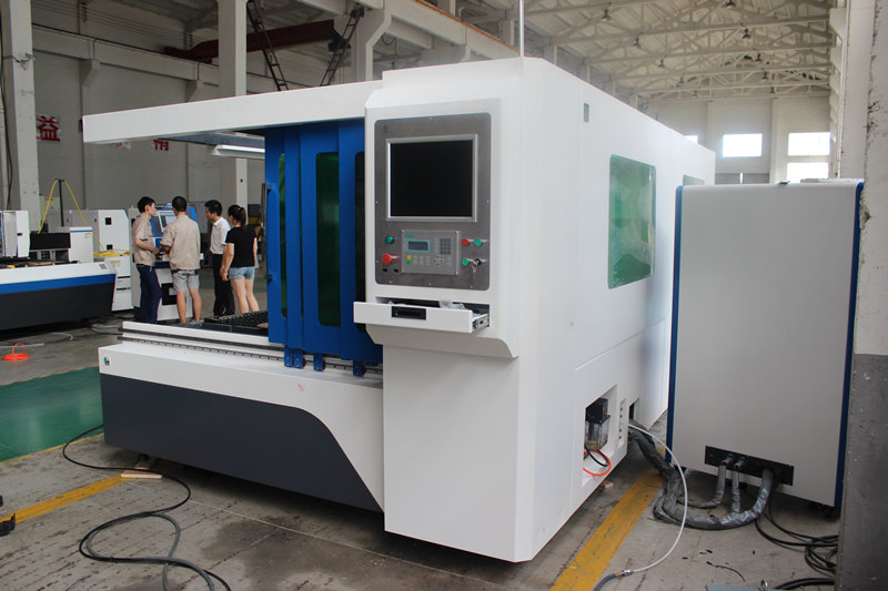 IPG 700w शीट मेटल लेजर कटिंग मशीन चीन निर्माता